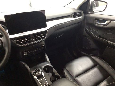 Used 2024 Ford Escape Platinum image 30