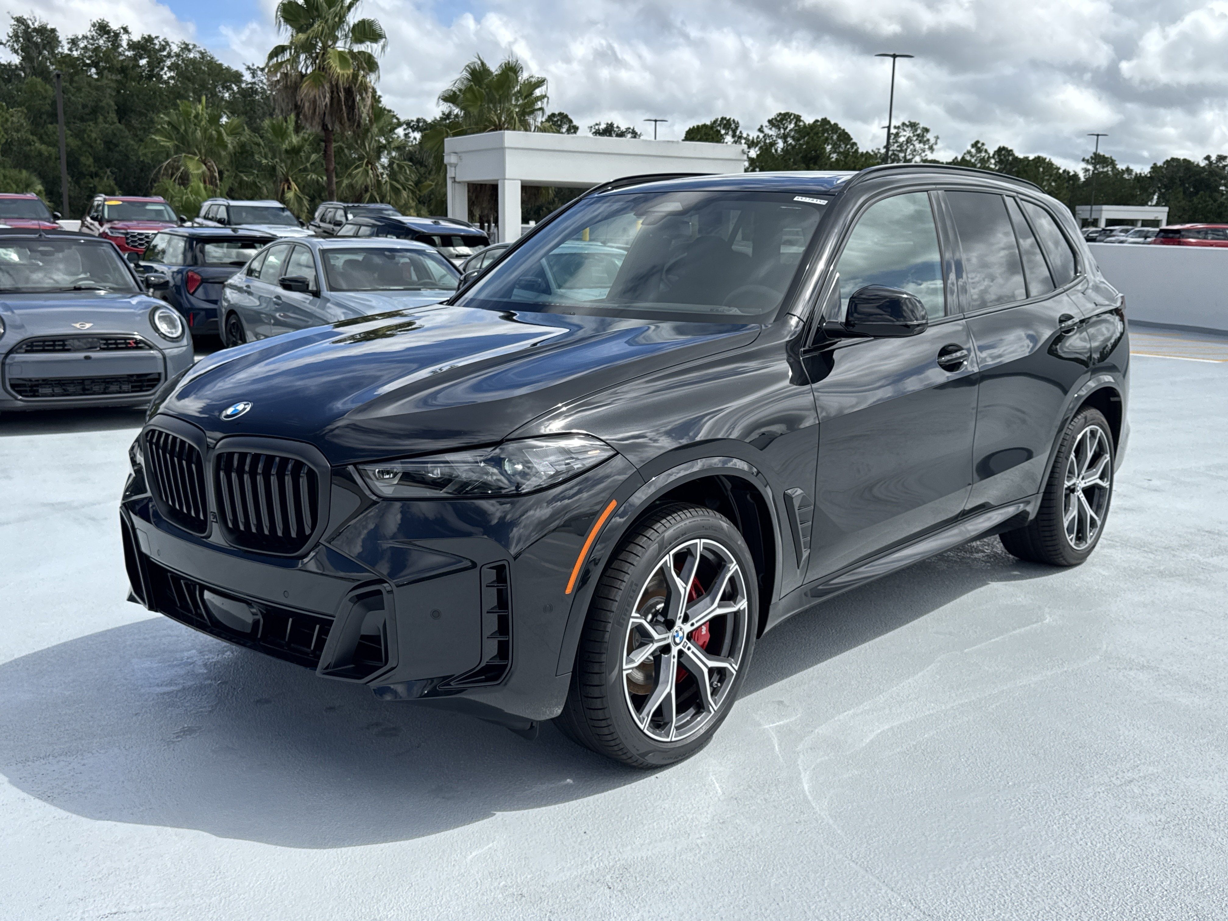 New 2026 BMW X5 xDrive40i w/ M Sport Package AWD/4WD image 3
