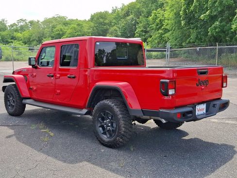 Used 2025 Jeep Gladiator Sport AWD/4WD image 4