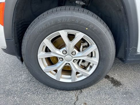 Used 2023 Jeep Grand Cherokee L Limited image 6