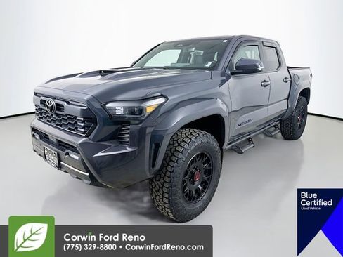Used 2024 Toyota Tacoma TRD Sport w/ TRD Sport Upgrade Package image 4