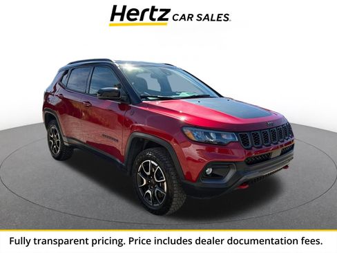 Used 2025 Jeep Compass Trailhawk AWD/4WD image 1