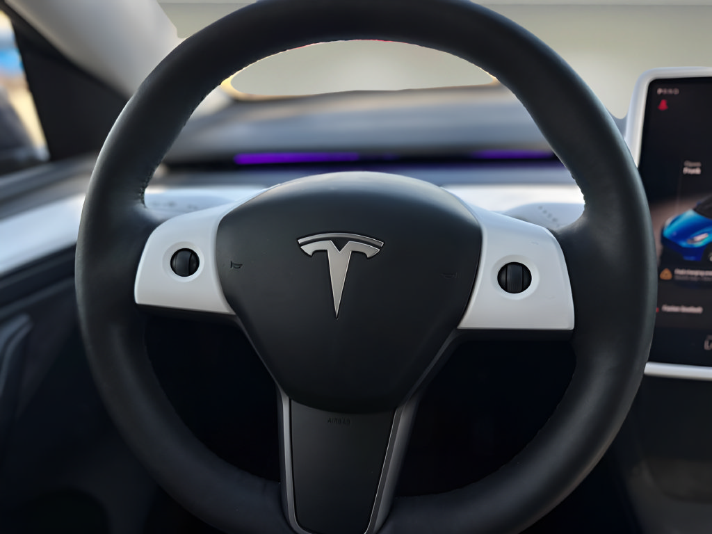 Used 2023 Tesla Model Y Long Range AWD/4WD image 13