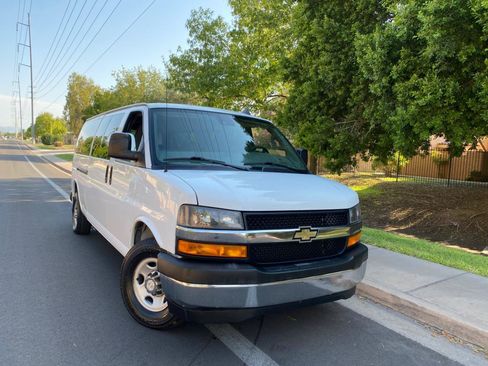 Used 2019 Chevrolet Express 3500 LT w/ LT Preferred Equipment Group RWD image 2