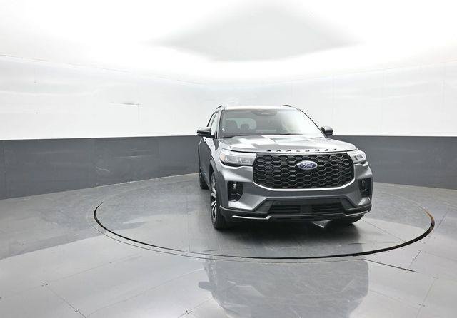 New 2026 Ford Explorer ST-Line RWD image 2