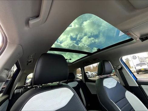 New 2025 Volkswagen Taos SEL image 25