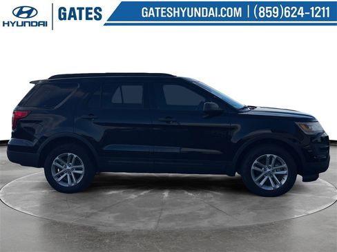Used 2016 Ford Explorer 4WD image 3