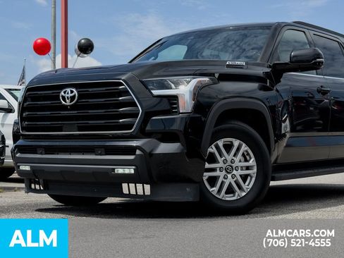 Used 2025 Toyota Sequoia SR5 AWD/4WD image 27