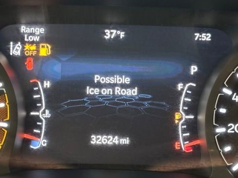 Used 2024 Jeep Compass Latitude w/ Altitude Special Edition image 20