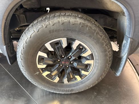Used 2022 Nissan Frontier Pro-X w/ Technology Package RWD image 11