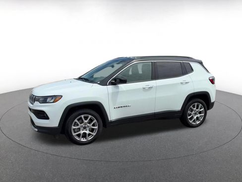Used 2025 Jeep Compass Limited AWD/4WD image 6
