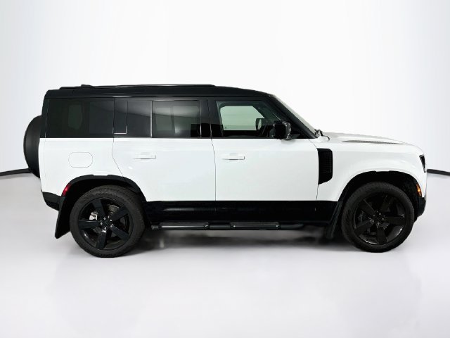 New 2026 Land Rover Defender 110 X-Dynamic SE AWD/4WD image 4