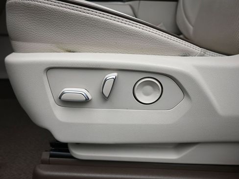 Used 2022 GMC Yukon XL Denali w/ Max Trailering Package image 13