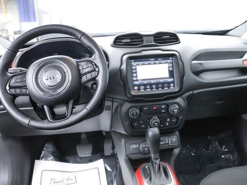 Used 2022 Jeep Renegade Trailhawk w/ Sun/Sound Group image 27