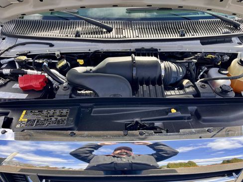 Used 2013 Ford E-350 and Econoline 350 Super Duty w/ Shuttle Bus Prep Pkg image 23