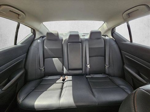 Used 2022 Nissan Altima 2.5 SR FWD image 14