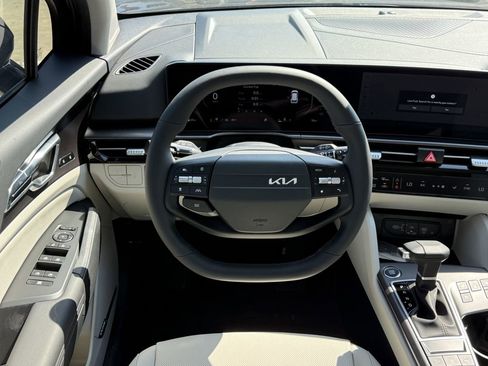 New 2026 Kia Sportage SX image 13