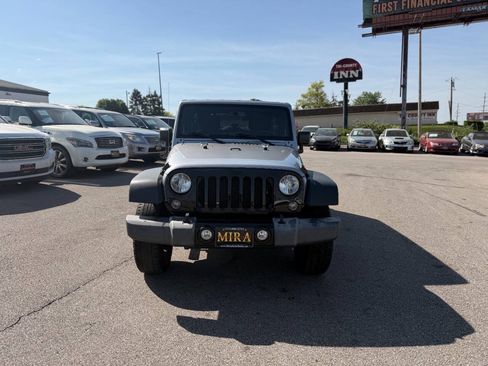 Used 2015 Jeep Wrangler Unlimited Sport AWD/4WD image 3