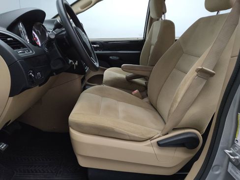 Used 2016 Dodge Grand Caravan American Value Package image 17