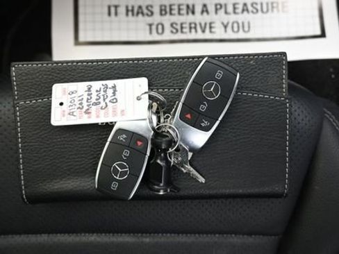 Used 2021 Mercedes-Benz C 300 4MATIC Sedan image 11