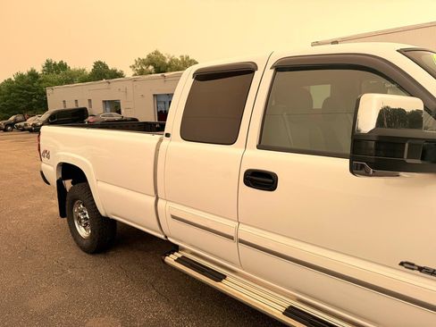 Used 2004 Chevrolet Silverado 2500 LS w/ Skid Plate Package AWD/4WD image 33