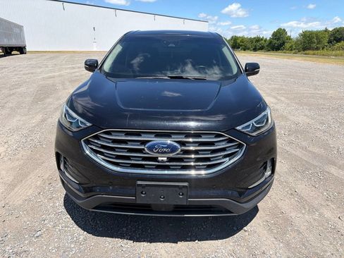 Used 2022 Ford Edge Titanium w/ Equipment Group 301A AWD/4WD image 2