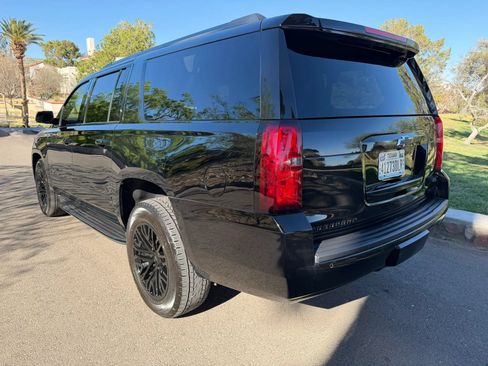 Used 2019 Chevrolet Suburban Premier RWD image 3