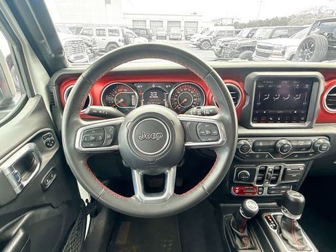 Used 2023 Jeep Wrangler Unlimited Rubicon AWD/4WD image 12