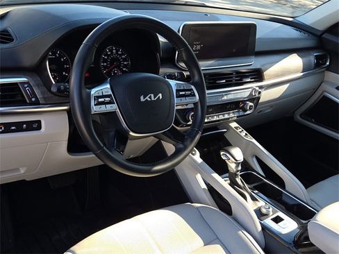 Used 2022 Kia Telluride EX w/ EX Premium Package image 17