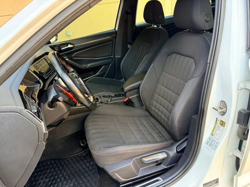 Used 2019 Volkswagen Jetta GLI FWD image 19