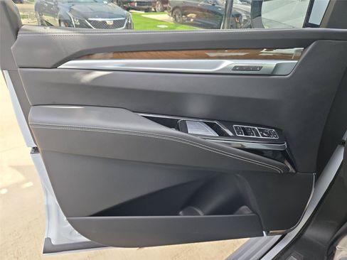 New 2026 Cadillac Escalade ESV Platinum Sport w/ LPO, ONYX Package AWD/4WD image 25