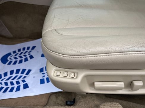 Used 2001 Toyota Avalon XLS image 40