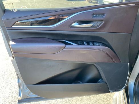Used 2021 Cadillac Escalade ESV Sport Platinum image 14