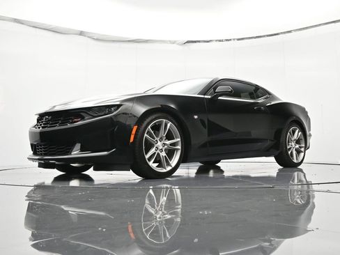 Used 2022 Chevrolet Camaro LT w/ RS Package image 32