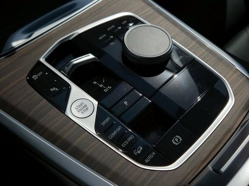 Used 2026 BMW X5 xDrive40i w/ Premium Package image 16