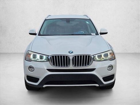 Used 2017 BMW X3 sDrive28i RWD image 2