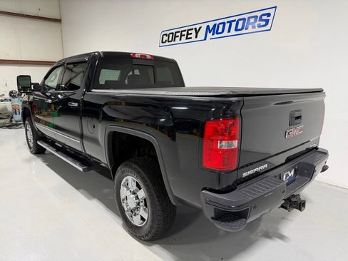 Used 2016 GMC Sierra 3500 Denali w/ Duramax Plus Package image 4