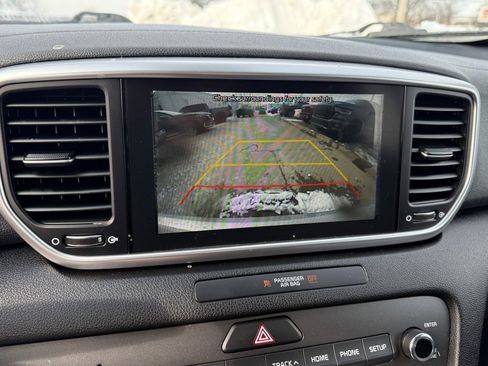 Used 2020 Kia Sportage LX image 19