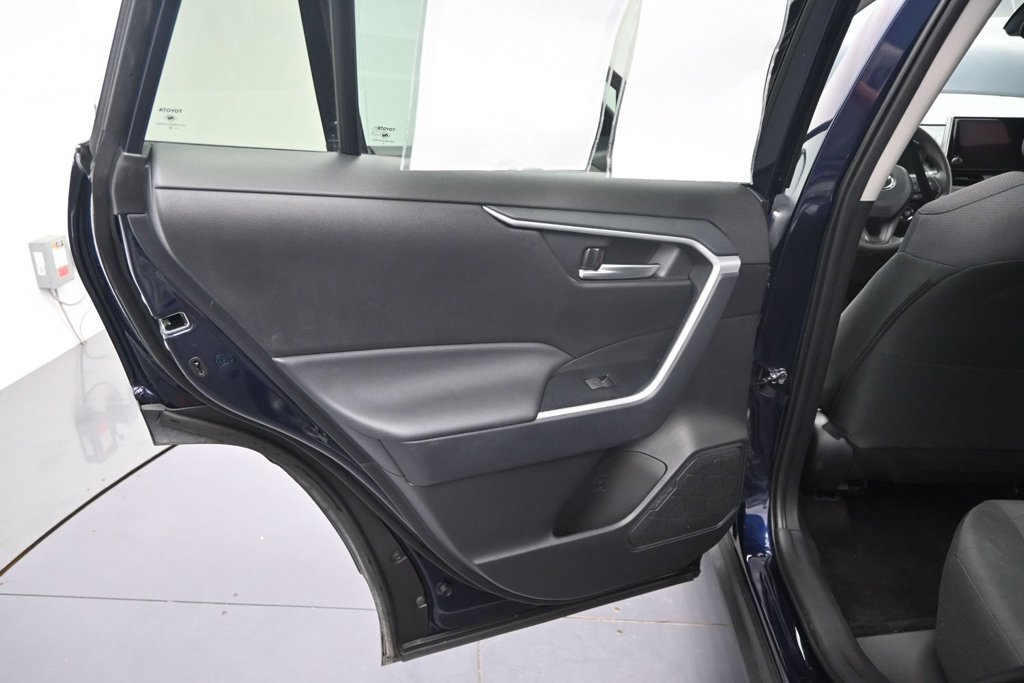 Used 2025 Toyota RAV4 XLE AWD/4WD image 16