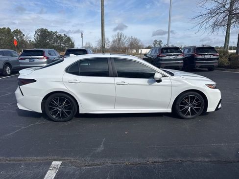 Used 2023 Toyota Camry SE w/ Convenience Package image 2