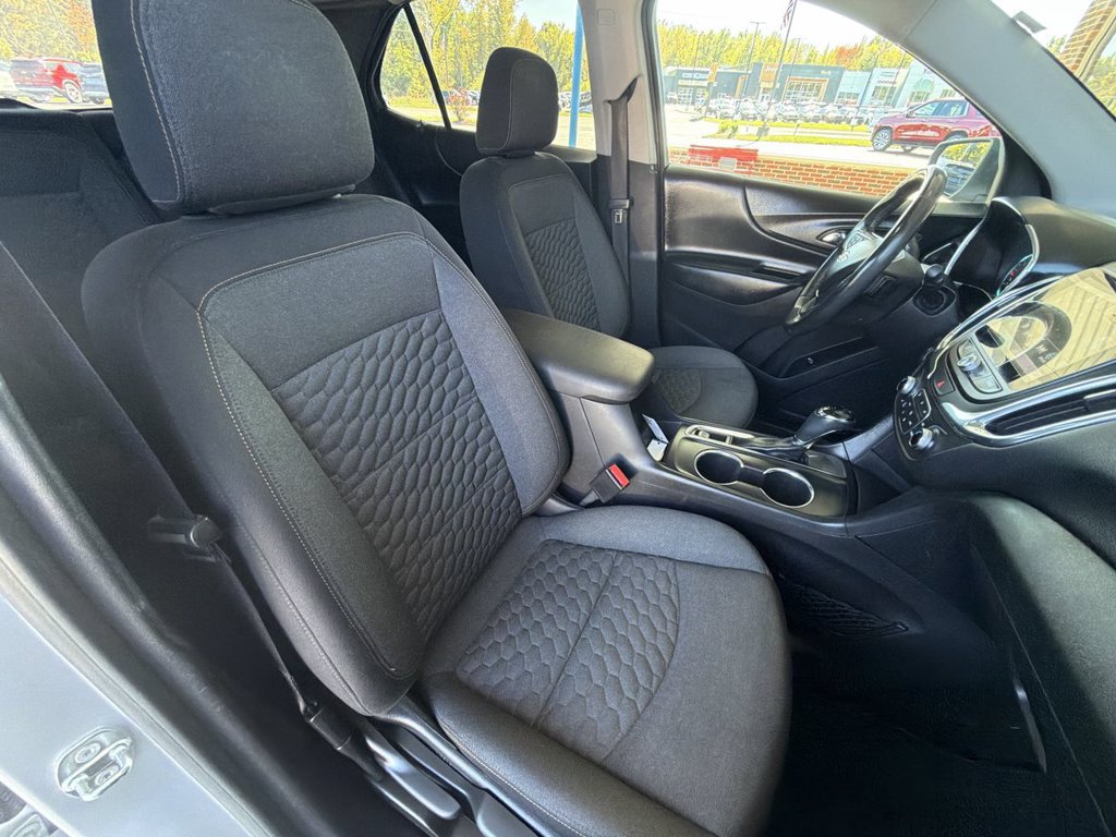Used 2018 Chevrolet Equinox LT w/ Sun & Infotainment Package FWD image 28