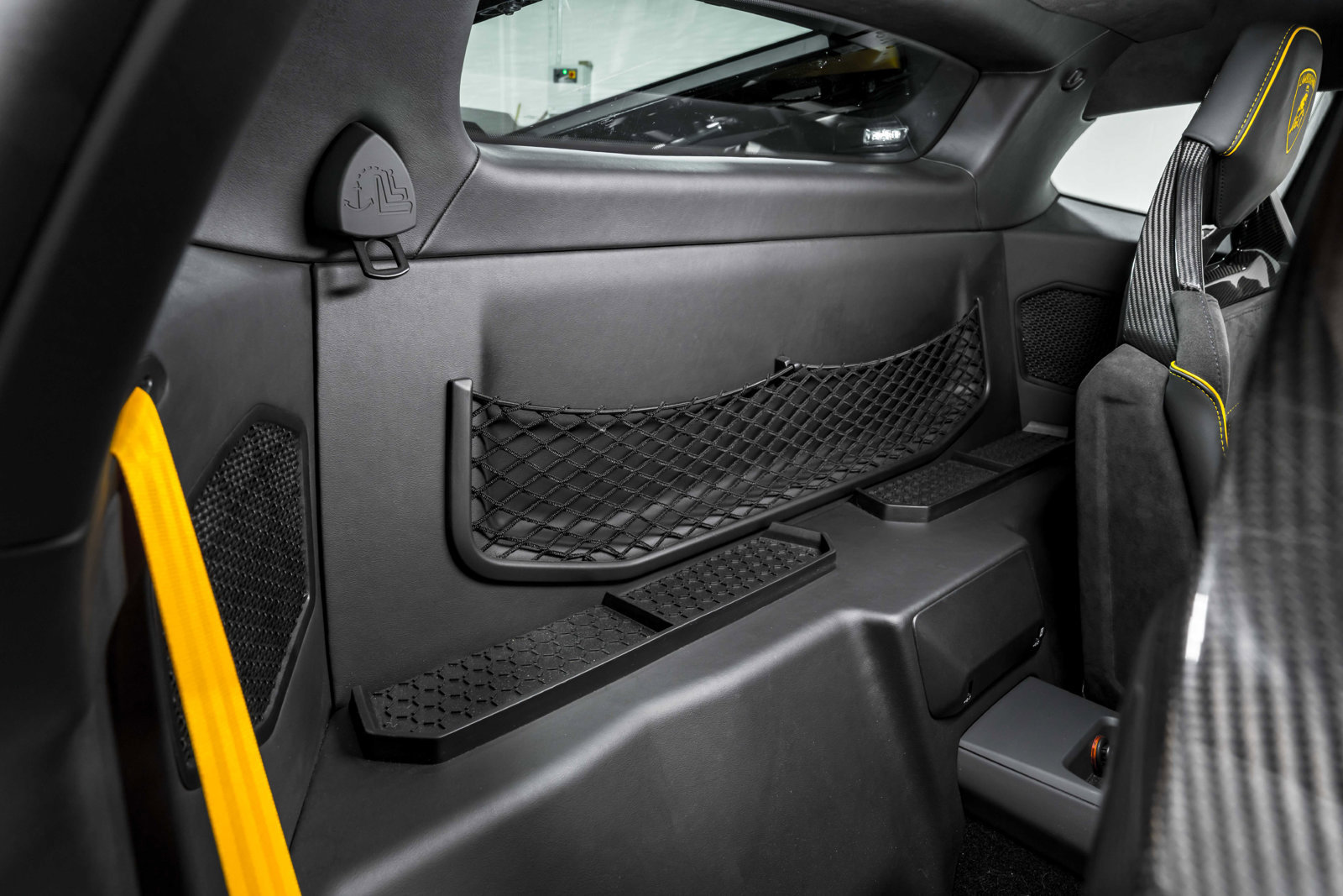 Used 2022 Lamborghini Huracan EVO RWD image 32