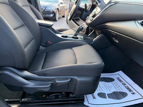 Used 2020 Chevrolet Malibu LT image 24