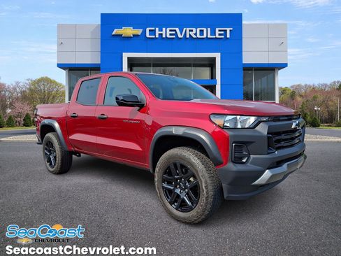 Used 2024 Chevrolet Colorado Trail Boss w/ Advanced Trailering Package AWD/4WD image 1