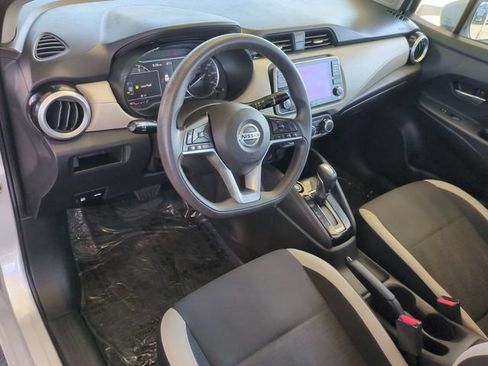 Used 2021 Nissan Versa SV FWD image 11