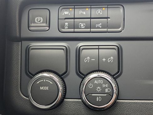 New 2026 Chevrolet Suburban LT w/ Comfort Package image 26