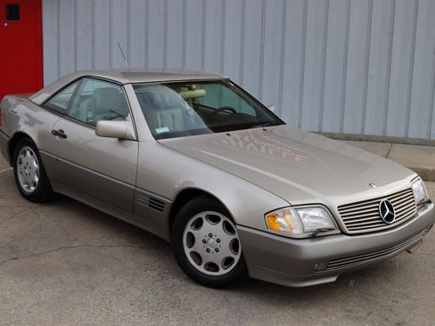 Used 1995 Mercedes-Benz SL 320 image 3