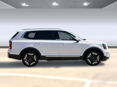 Used 2025 Kia Telluride S image 8