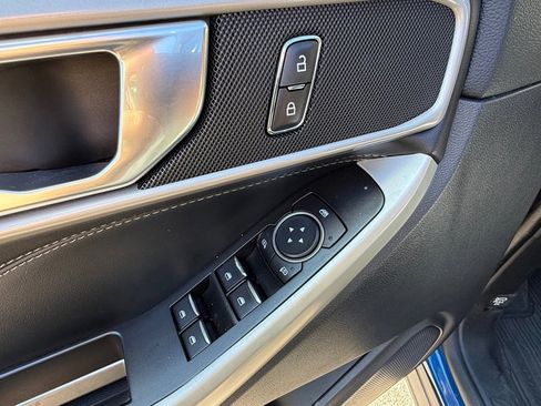 Used 2022 Ford Explorer XLT w/ Equipment Group 202A image 12