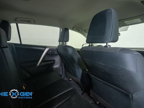 Used 2016 Toyota RAV4 LE FWD image 33
